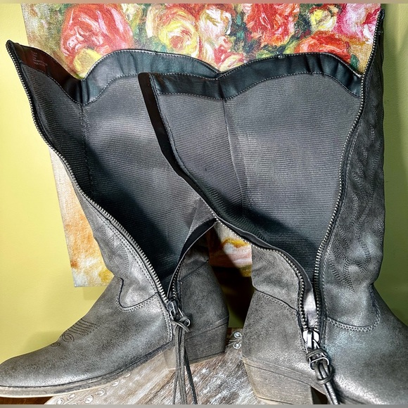 EUC Rampage “Telula” Shimmery Metallic Western Style Boot. Size 7.5 in *Pewter - Picture 11 of 13